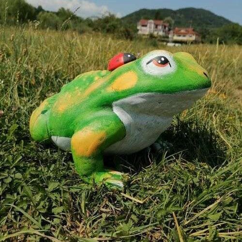 Градинска Фигура Жаба с жабче - TGC48